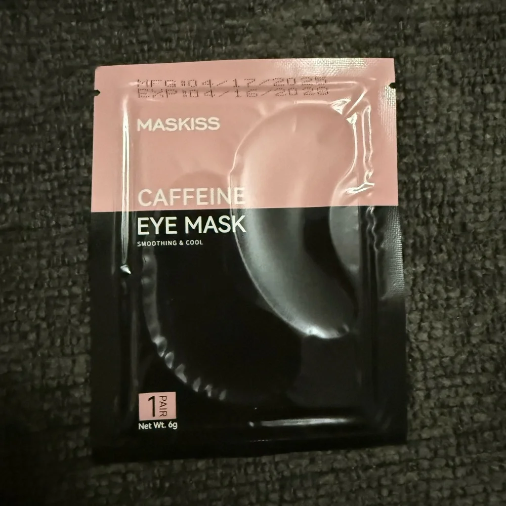 ✨ Beauty Bundle Adidas Bag + Stanley Keychain + Masks + Laura Geller ✨ - Picture 11 of 16